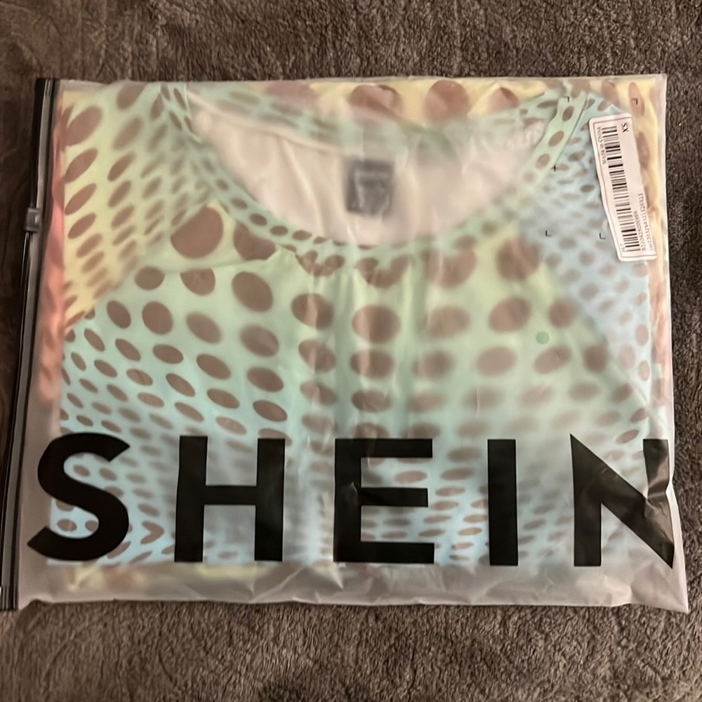 XS Shein 2 piece set, never worn. Accidentally bought two.